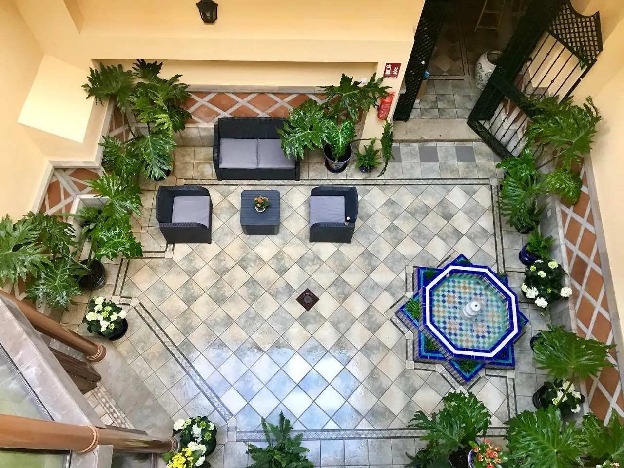 Casa Miraflores contacts